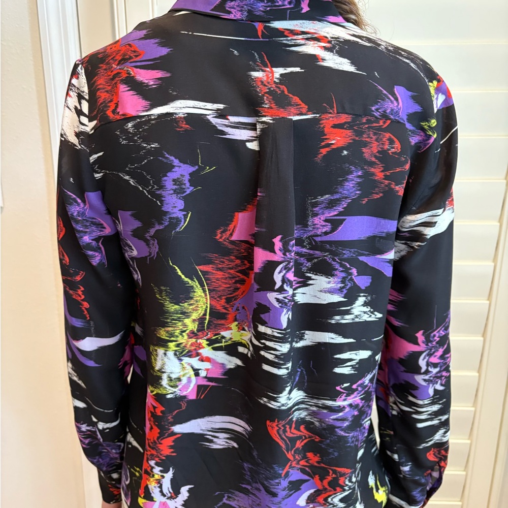 ALICE + OLIVIA abstract Multicolor Print Long Sleeve Blouse. Size Xsmall. Silk. - Picture 5 of 8